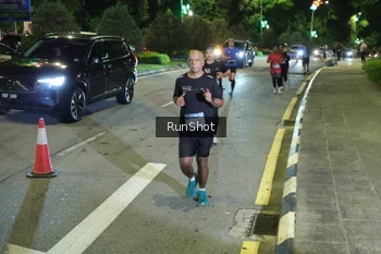 Runner Photo 4241921