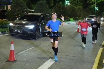 Runner Photo 4241930