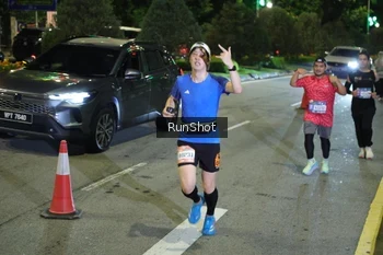 Runner Photo 4241932