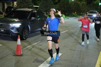 Runner Photo 4241933