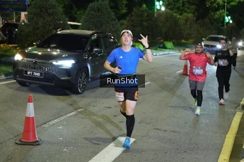 Runner Photo 4241937