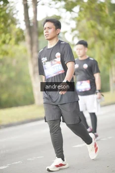 Runner Photo 4241938