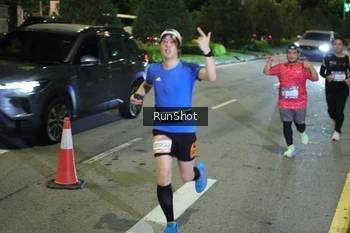 Runner Photo 4241942