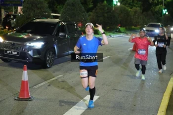 Runner Photo 4241944