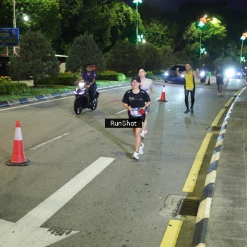 Runner Photo 4242054
