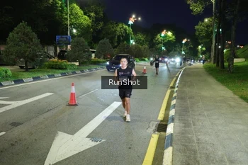 Runner Photo 4242098