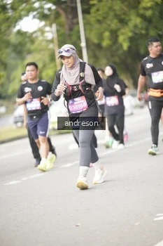 Runner Photo 4242241