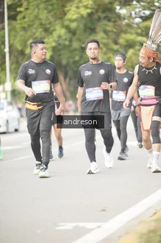 Runner Photo 4242249