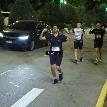 Runner Photo 4242333