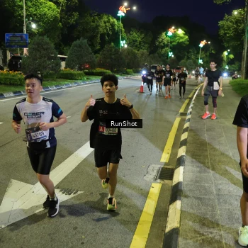Runner Photo 4242356