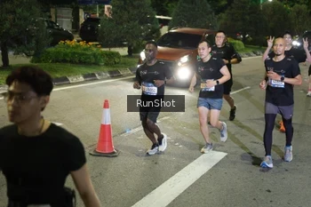 Runner Photo 4242385