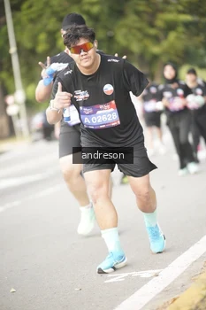 Runner Photo 4242463
