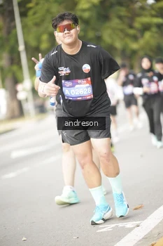 Runner Photo 4242474
