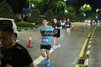 Runner Photo 4242496