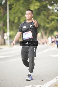 Runner Photo 4242654