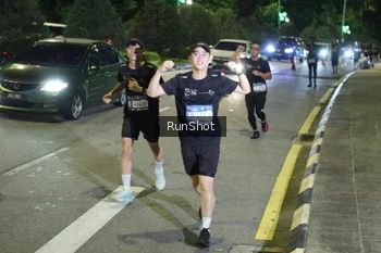 Runner Photo 4242656