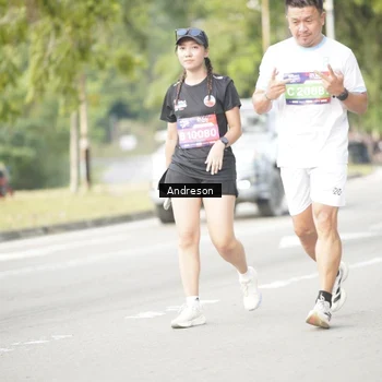 Runner Photo 4242738