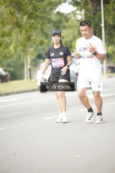 Runner Photo 4242747