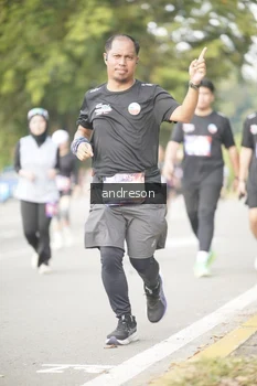 Runner Photo 4242768