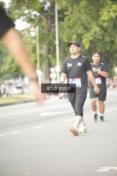 Runner Photo 4242820