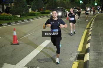 Runner Photo 4242897