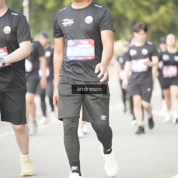 Runner Photo 4242996