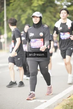 Runner Photo 4243014