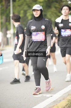 Runner Photo 4243020