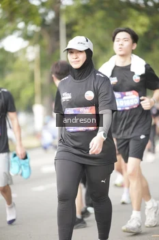 Runner Photo 4243038