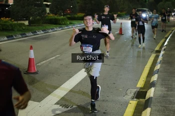 Runner Photo 4243057