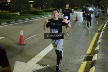 Runner Photo 4243066