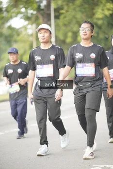 Runner Photo 4243157
