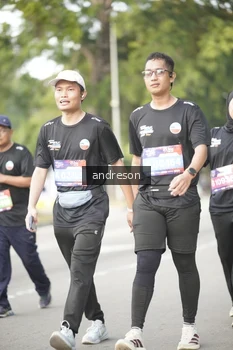 Runner Photo 4243172