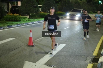 Runner Photo 4243185