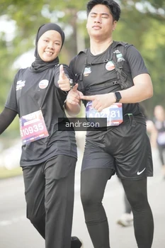 Runner Photo 4243193