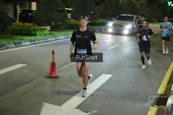 Runner Photo 4243209