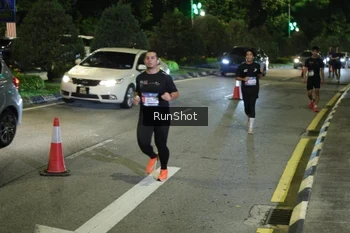 Runner Photo 4243416