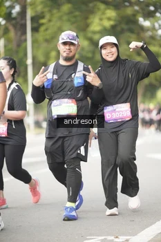 Runner Photo 4243788