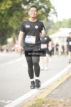 Runner Photo 4243855