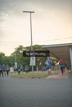 Runner Photo 4243941