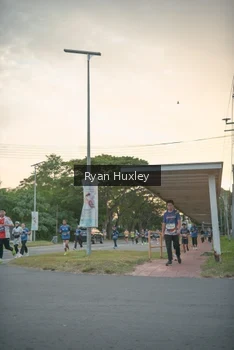 Runner Photo 4243954