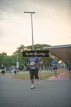 Runner Photo 4243980