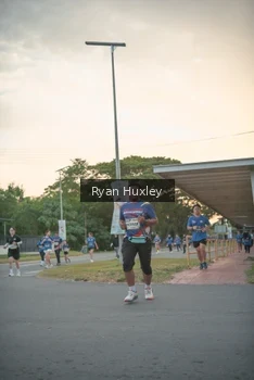 Runner Photo 4243983