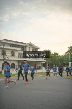 Runner Photo 4244034