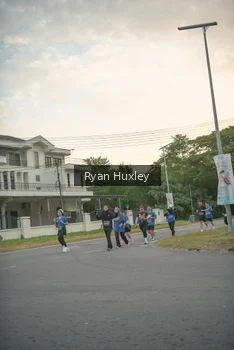 Runner Photo 4244036
