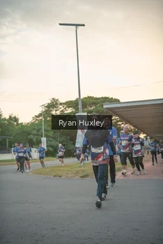 Runner Photo 4244068