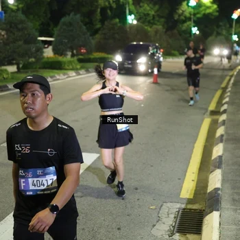 Runner Photo 4244074