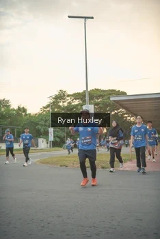 Runner Photo 4244095