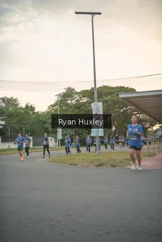 Runner Photo 4244135