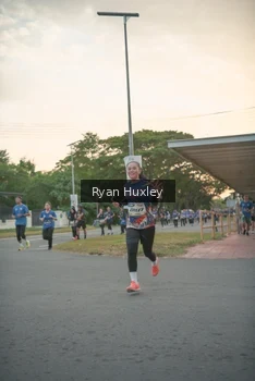Runner Photo 4244155
